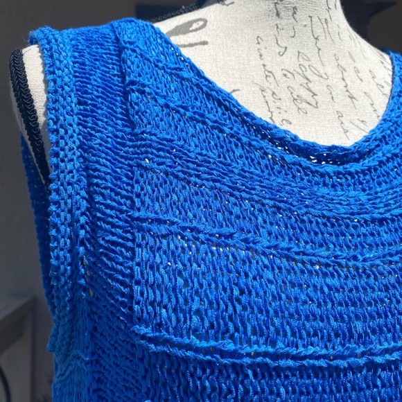 EUC worn once! Lilly Pulitzer Luca Fringe Sleeveless Sweater Tank Top-Lapis Blue - Picture 3 of 9